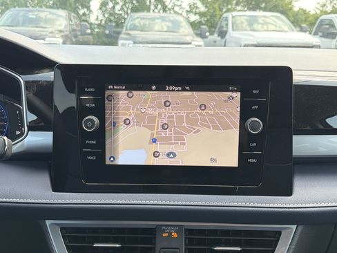 New 2026 Volkswagen Taos SEL AWD/4WD image 17