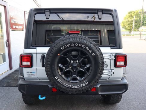 Used 2023 Jeep Wrangler Unlimited w/ Cold Weather Group AWD/4WD image 3