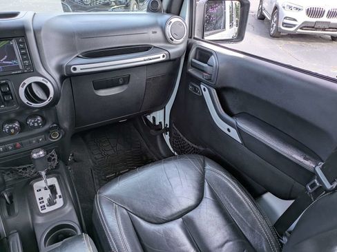 Used 2014 Jeep Wrangler Unlimited Sahara AWD/4WD image 16