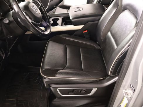 Used 2022 RAM 1500 Laramie RWD image 12