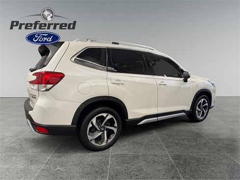Used 2024 Subaru Forester Touring w/ Pop Package 2 image 17