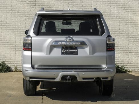 Used 2016 Toyota 4Runner Limited image 9