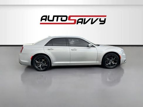 Used 2023 Chrysler 300 S RWD image 8