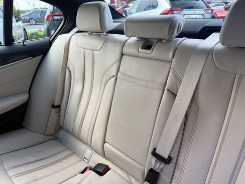 Used 2023 BMW 530e w/ Convenience Package RWD image 31