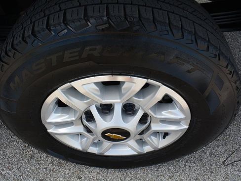 Used 2024 Chevrolet Silverado 2500 LT image 23