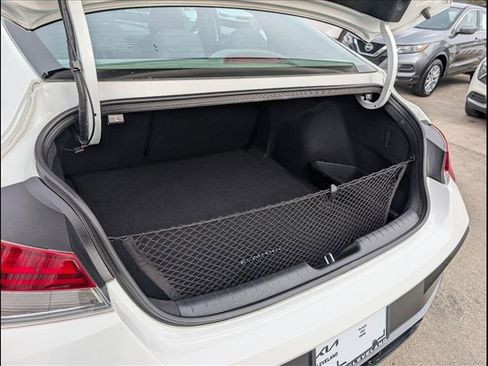 Used 2024 Hyundai Elantra SEL w/ Convenience Package image 18