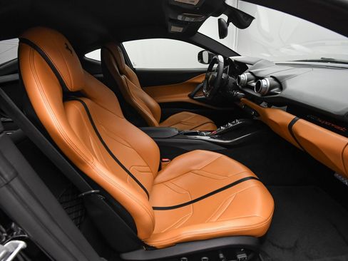 Used 2018 Ferrari 812 Superfast RWD image 15