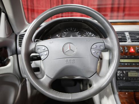 Used 2003 Mercedes-Benz CLK 320 Cabriolet image 18