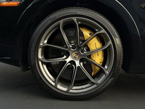 Used 2023 Porsche Cayenne Turbo S image 24