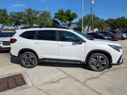 New 2026 Subaru Ascent Limited AWD/4WD image 3