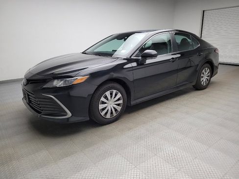 Used 2022 Toyota Camry LE FWD image 2