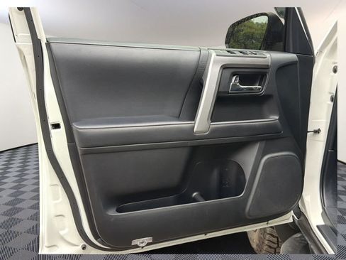 Used 2021 Toyota 4Runner SR5 AWD/4WD image 10