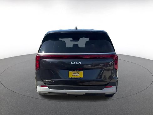 Used 2026 Kia Carnival FWD image 12