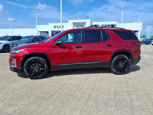 Used 2022 Chevrolet Traverse Premier w/ Redline Edition FWD image 2