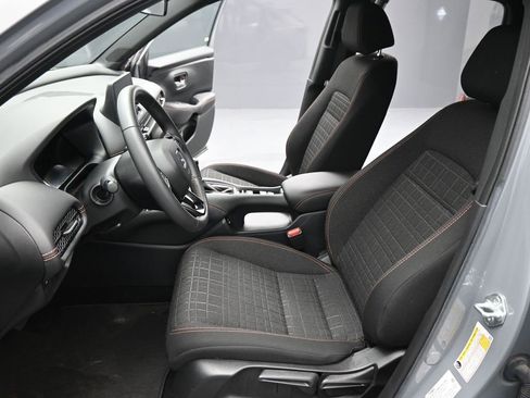 Used 2024 Honda HR-V Sport image 9