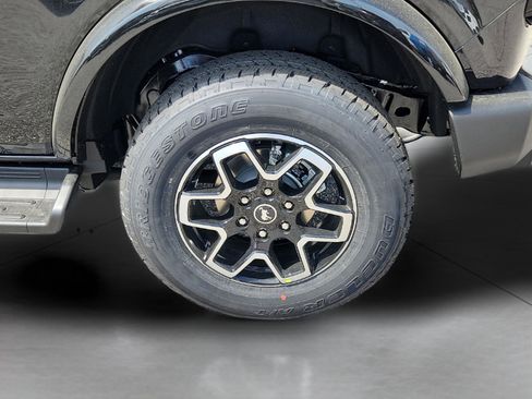 New 2026 Ford Bronco Outer Banks image 5