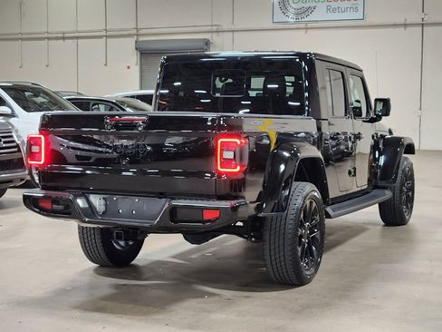 Used 2021 Jeep Gladiator Overland image 8
