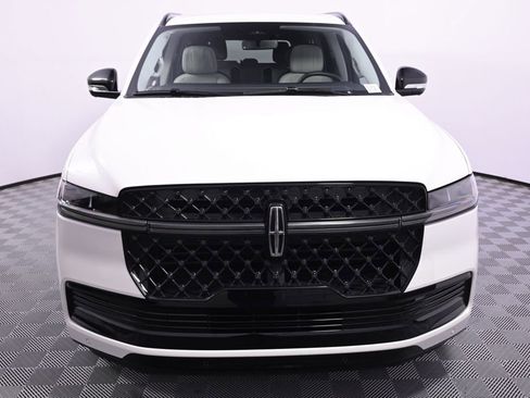 New 2026 Lincoln Navigator Reserve w/ Jet Appearance Package AWD/4WD image 10