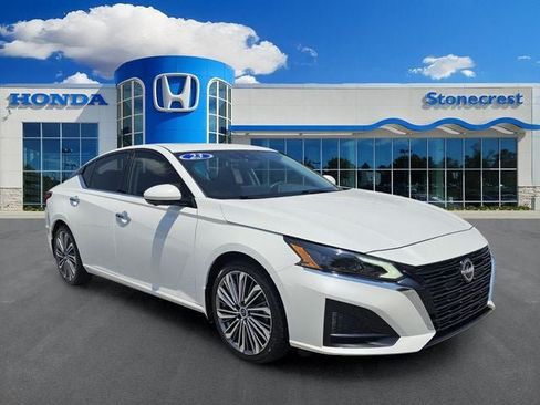 Used 2023 Nissan Altima 2.5 SL FWD image 1