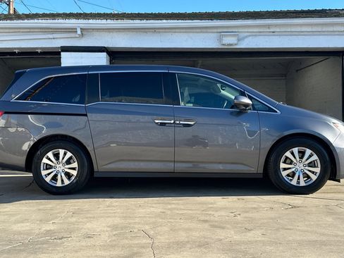 Used 2016 Honda Odyssey EX-L image 3