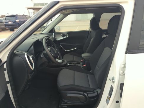 Used 2024 Kia Soul LX w/ Option Group 015 image 15