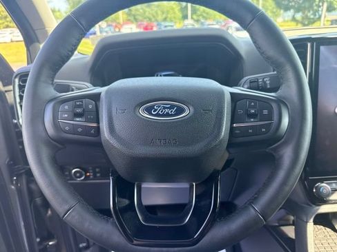 Used 2025 Ford Ranger Lariat w/ FX4 Off-Road Package AWD/4WD image 15