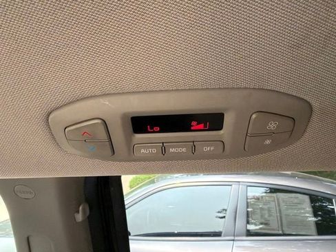 Used 2017 Kia Sedona SX FWD image 23