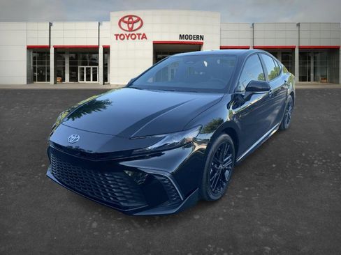 Certified 2026 Toyota Camry SE w/ Convenience Package FWD image 1