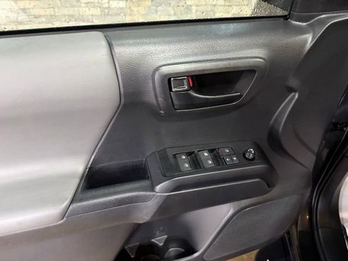 Used 2023 Toyota Tacoma SR AWD/4WD image 9