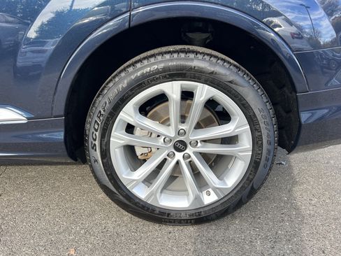 Certified 2025 Audi Q7 2.0T Premium Plus image 8