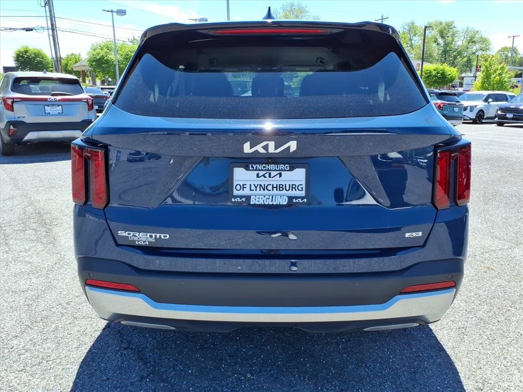 Used 2026 Kia Sorento EX AWD/4WD image 5