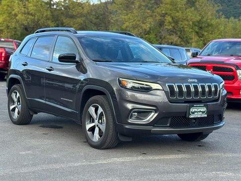 Used 2022 Jeep Cherokee Limited image 3