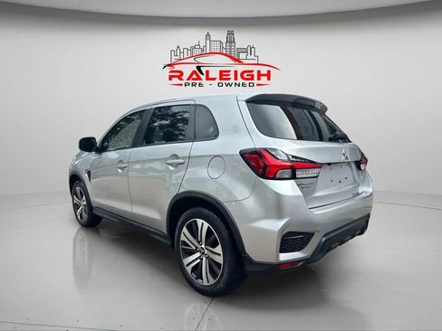 Used 2022 Mitsubishi Outlander Sport SE image 5
