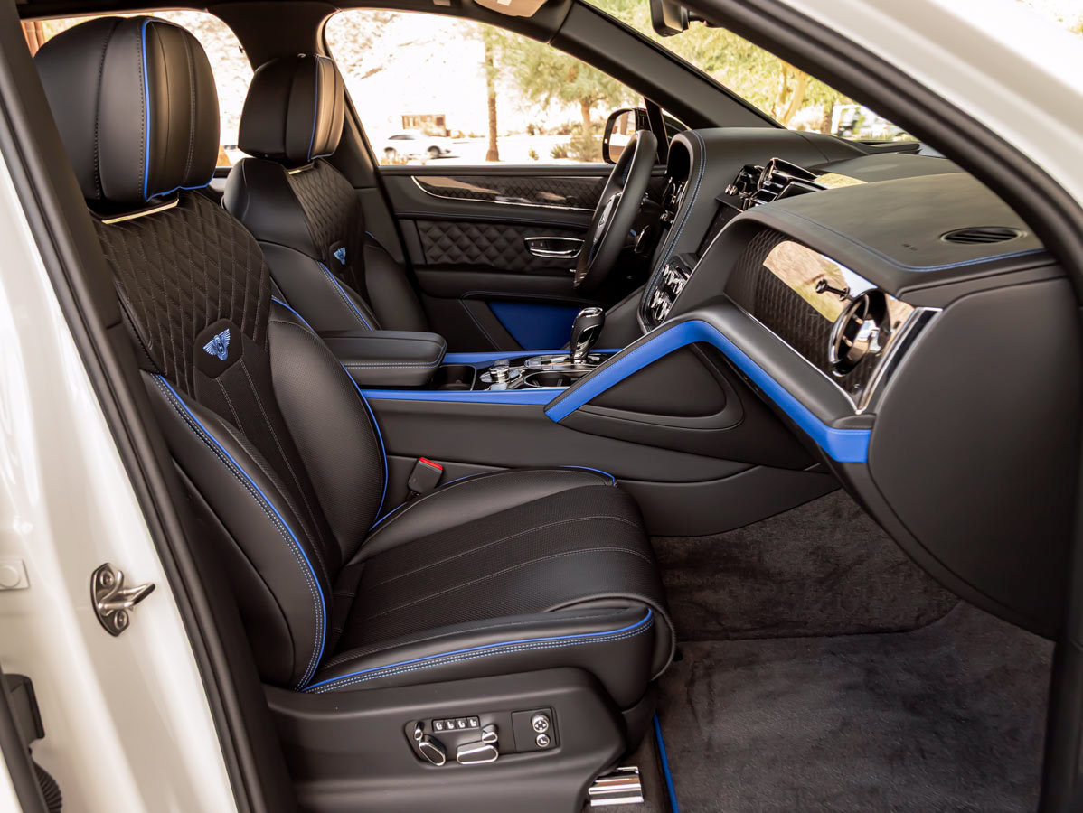Certified 2025 Bentley Bentayga AWD/4WD image 2
