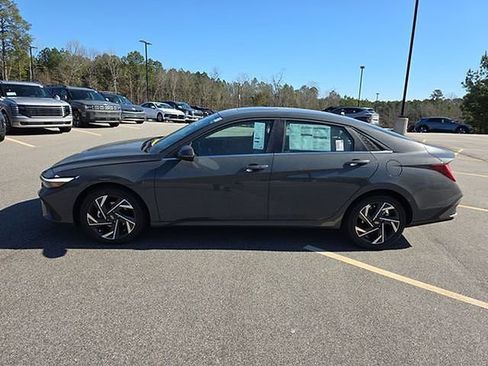 New 2026 Hyundai Elantra Limited image 19