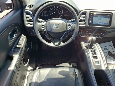 Used 2019 Honda HR-V Touring image 11