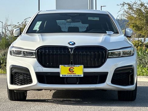 Used 2021 BMW 740i w/ M Sport Package image 8