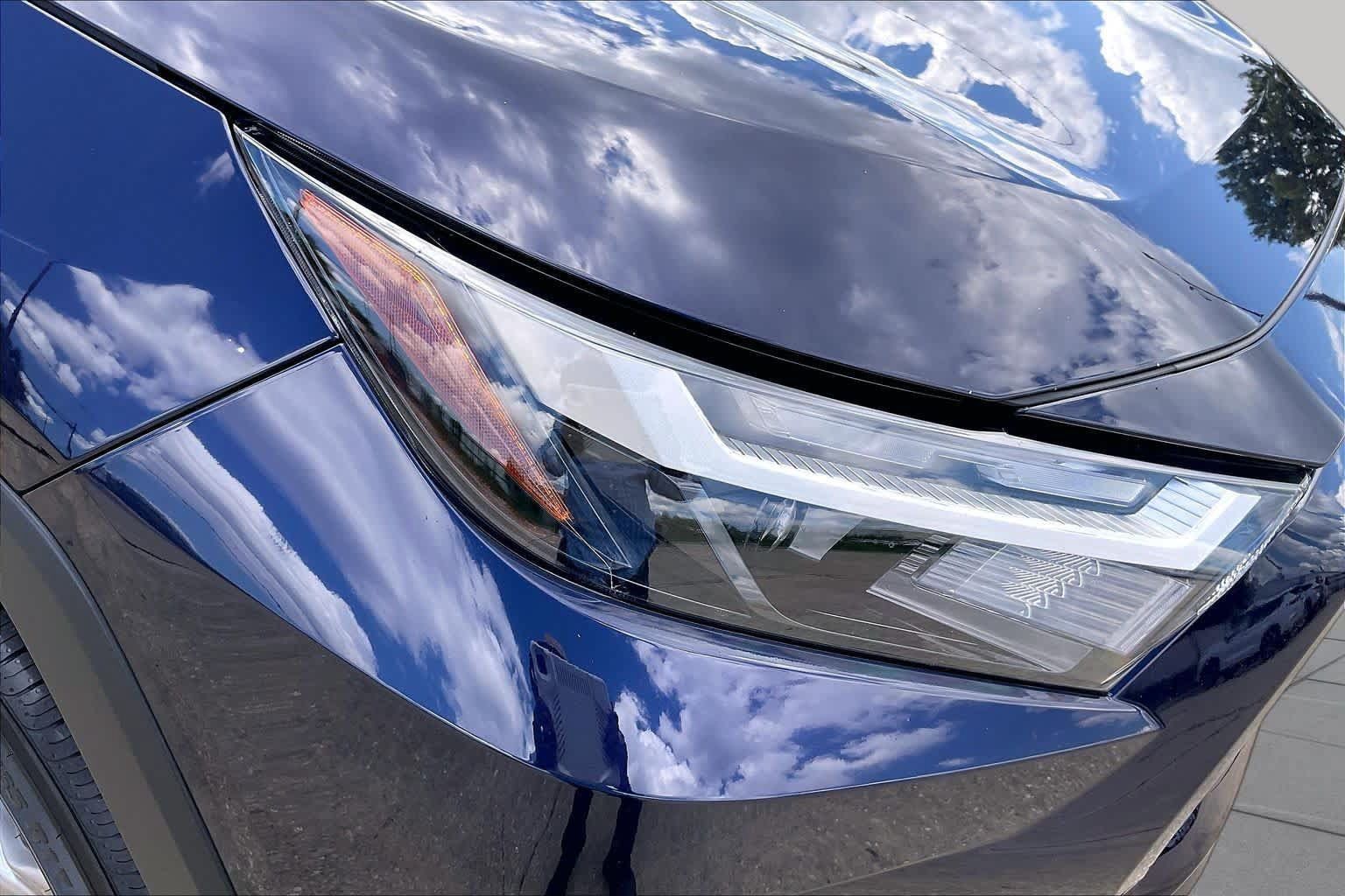 Used 2025 Toyota RAV4 XLE FWD image 23