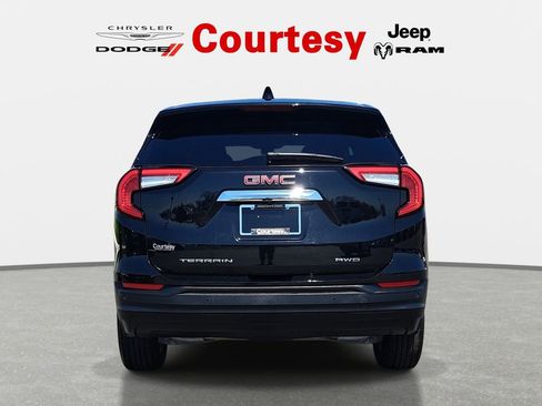 Used 2023 GMC Terrain SLE AWD/4WD image 6