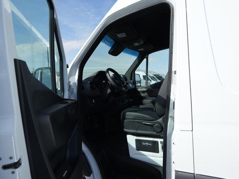Used 2024 Mercedes-Benz Sprinter 144 Cargo image 10