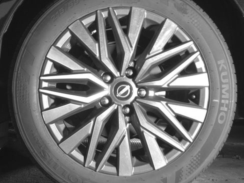 Used 2025 Nissan Altima 2.5 SV FWD image 17