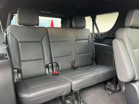 Used 2022 Chevrolet Suburban Z71 w/ Off-Road Capability Package image 39