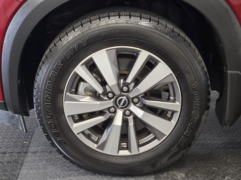 Used 2022 Nissan Pathfinder SL AWD/4WD image 10