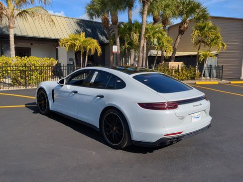 Used 2018 Porsche Panamera 4S w/ Premium Package Plus image 8