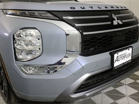 Used 2025 Mitsubishi Outlander SEL FWD image 44