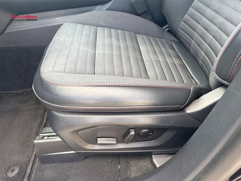 Used 2025 Ford Explorer ST-Line w/ ST-Line Street Pack AWD/4WD image 16