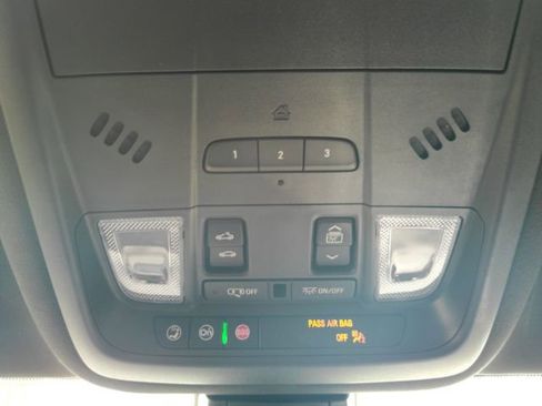 Used 2025 Cadillac XT6 Luxury FWD image 53