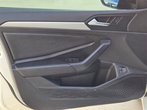 Used 2022 Volkswagen Jetta Sport image 12