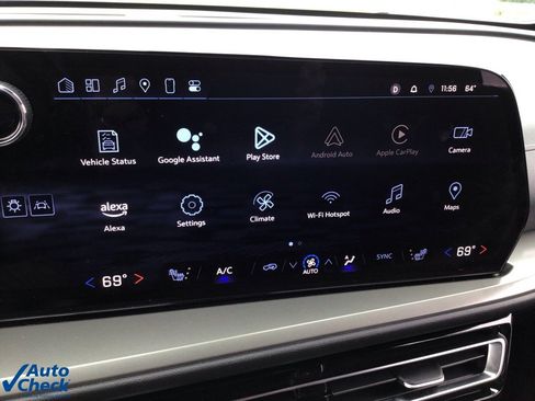 Used 2024 Chevrolet Traverse LS image 26