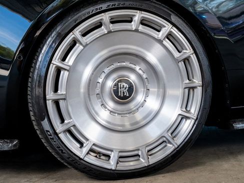 Used 2022 Rolls-Royce Ghost image 11